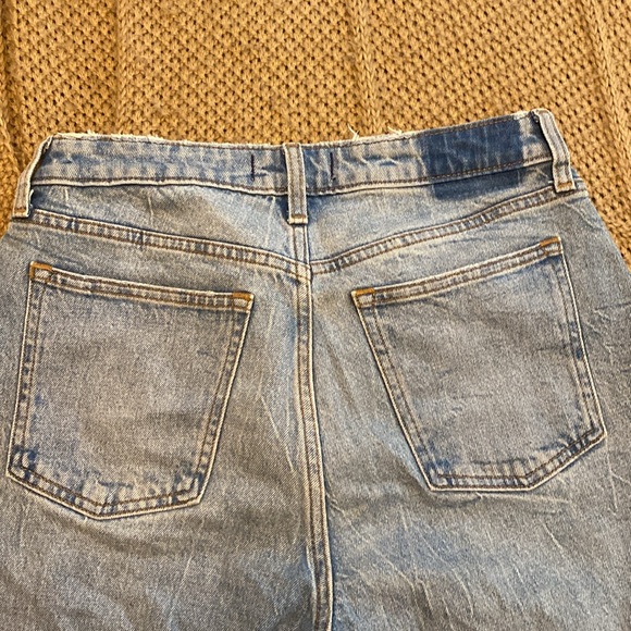 Abercrombie and Fitch The Skinny High Rise Jeans - Picture 12 of 13